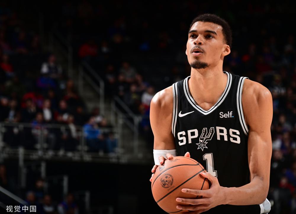 他不仅需要 他不仅需要