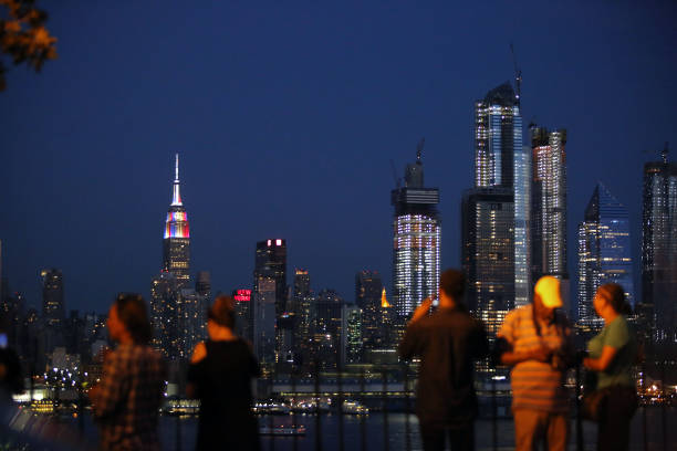 相较之下 相较之下